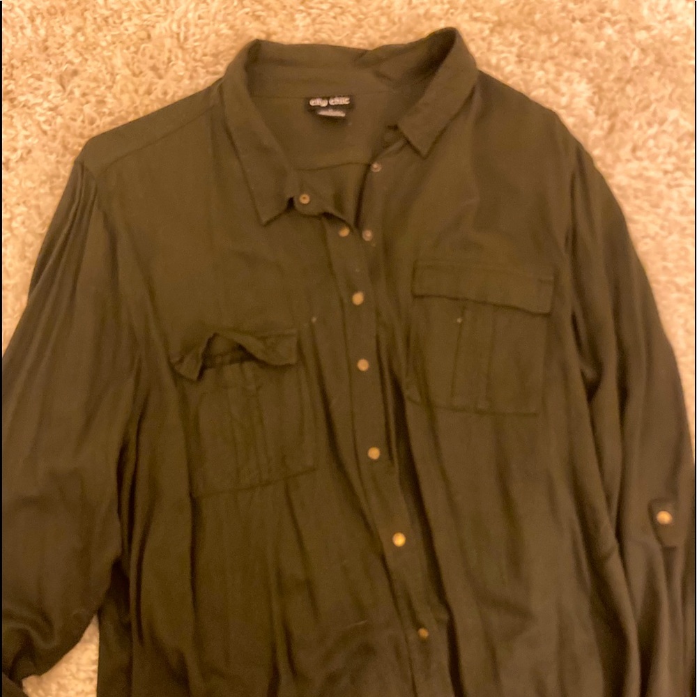 Safari button down shirt.-olive green